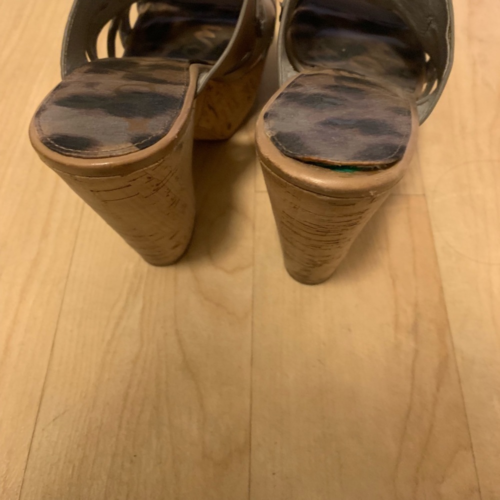 Shoes - Picture 3 of 4